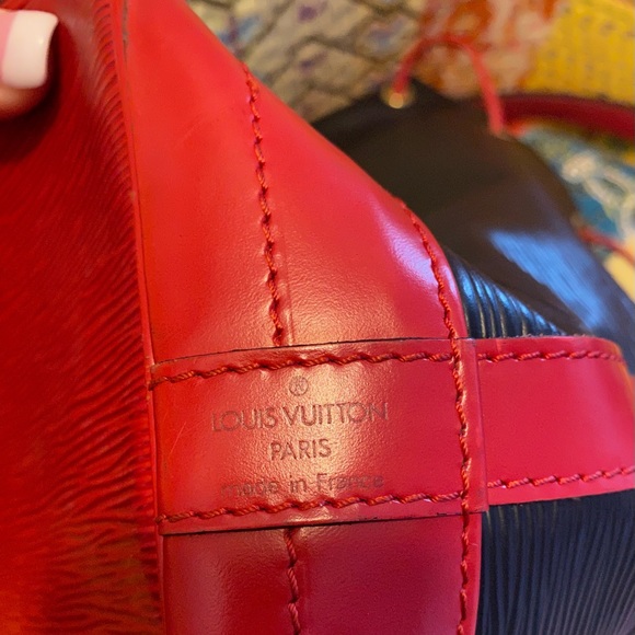 Louis Vuitton Epi Noé Bucket Bicolor Gm Shoulder Bag w/ Authenticity Certificate - Picture 9 of 11